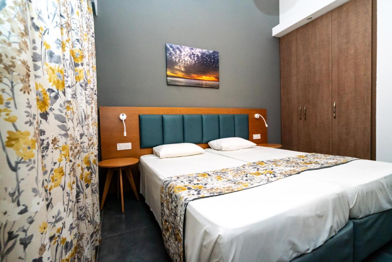 Helios Bay Hotel And Suites Klorakas Esterno foto