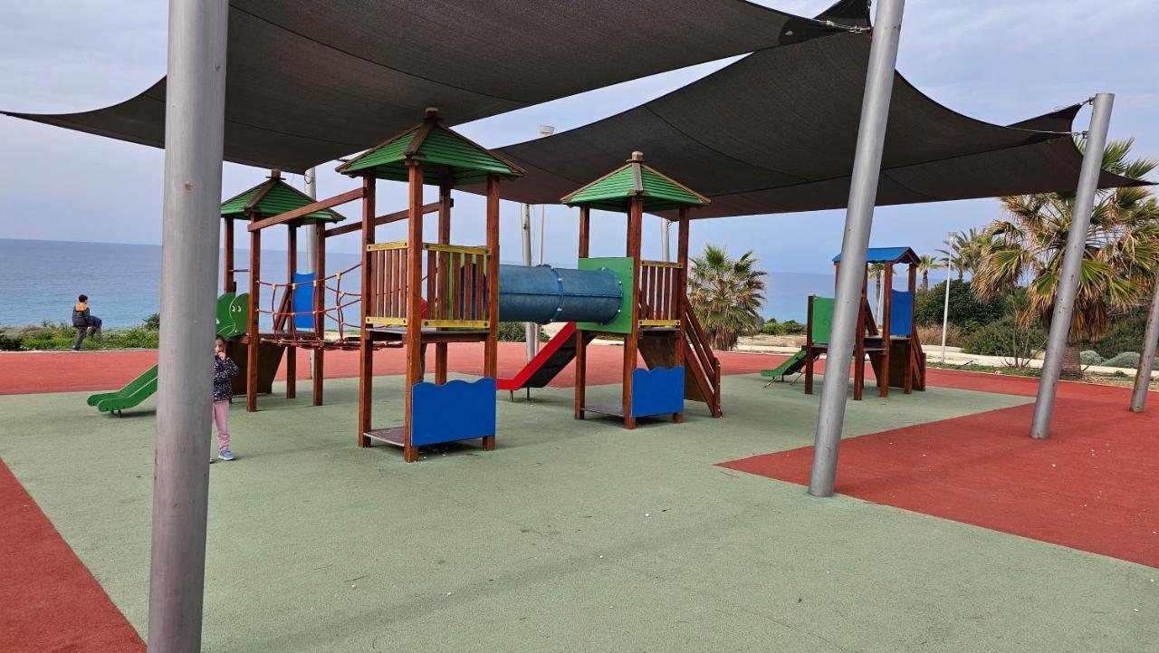 Helios Bay Hotel And Suites Klorakas Esterno foto