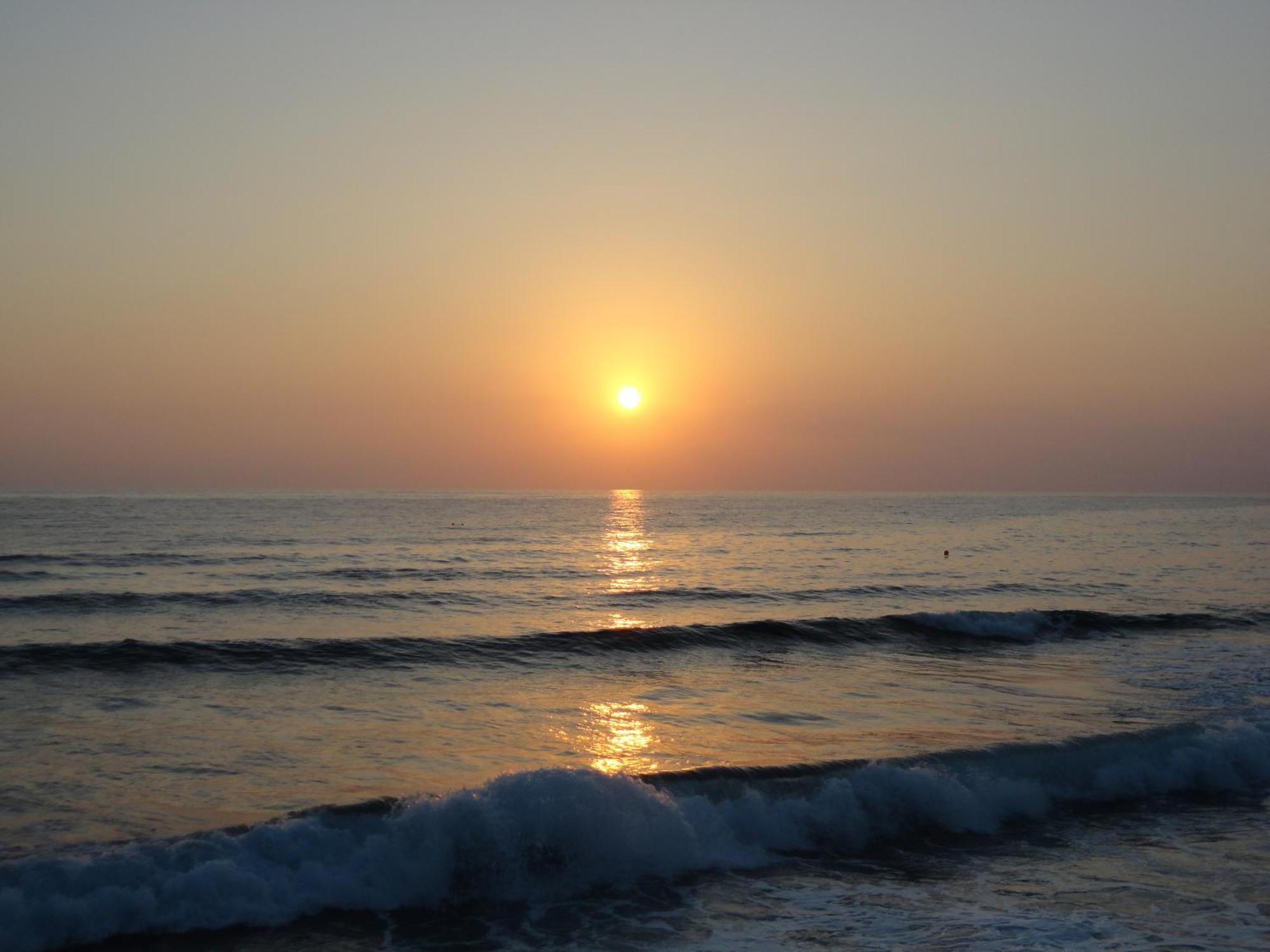 Helios Bay Hotel And Suites Klorakas Esterno foto