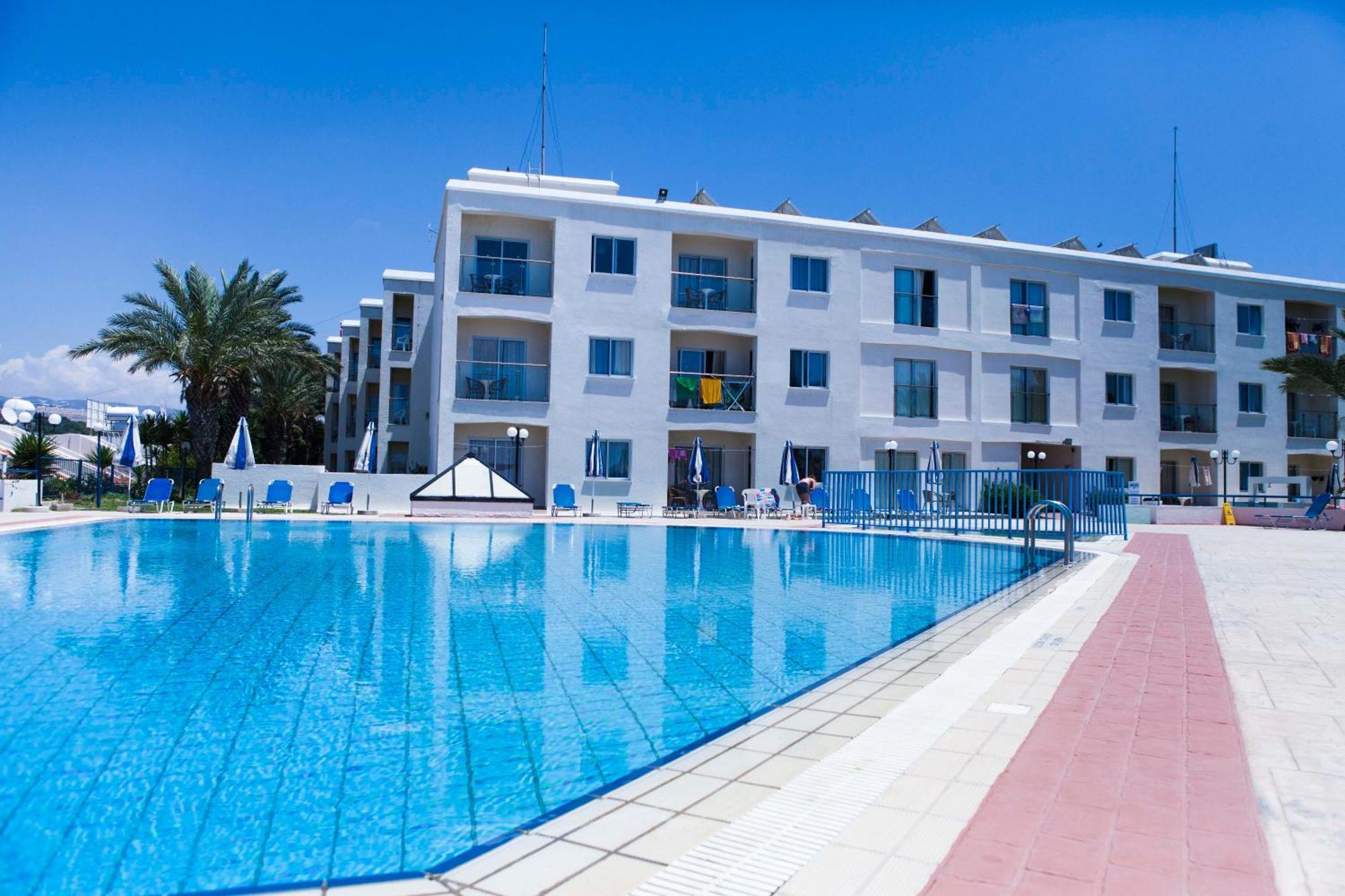 Helios Bay Hotel And Suites Klorakas Esterno foto