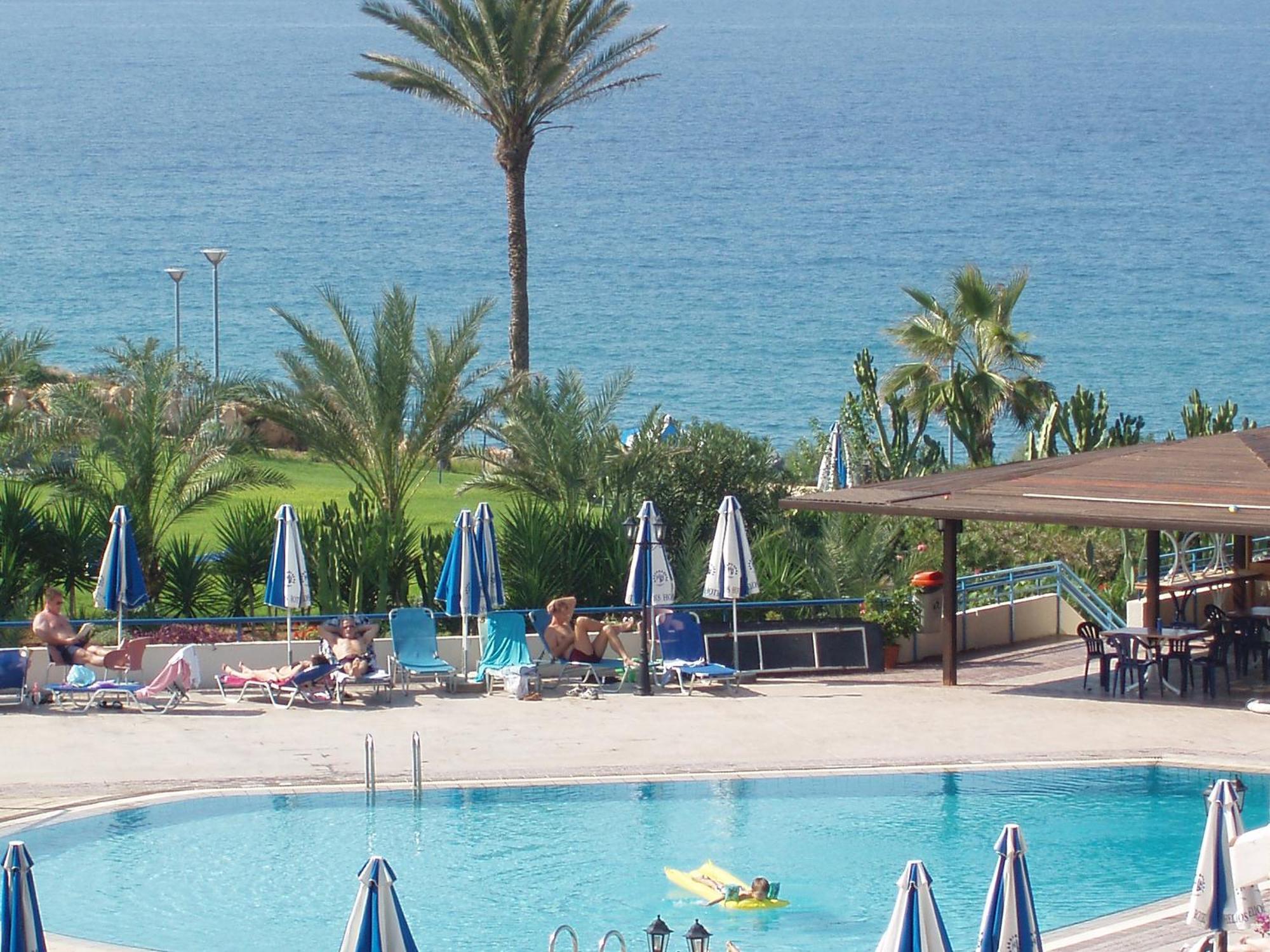 Helios Bay Hotel And Suites Klorakas Esterno foto