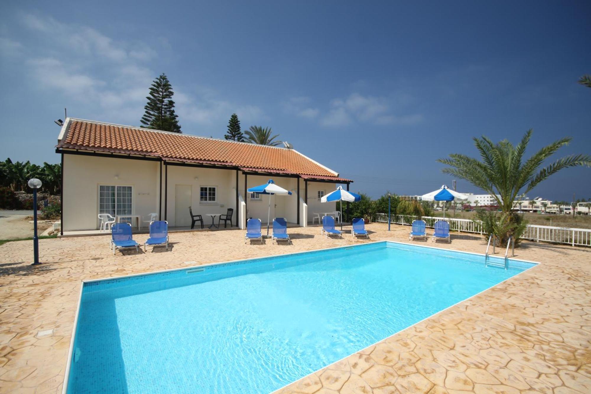 Helios Bay Hotel And Suites Klorakas Esterno foto